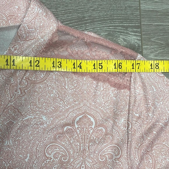 Tahari Belted Paisley Print Stretch Knit Robe Lace Shoulder Accents M - Picture 10 of 16